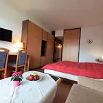 La2 Seeblick Haus Mit Direktem Seezugang Am Ossiachersee Appartamento