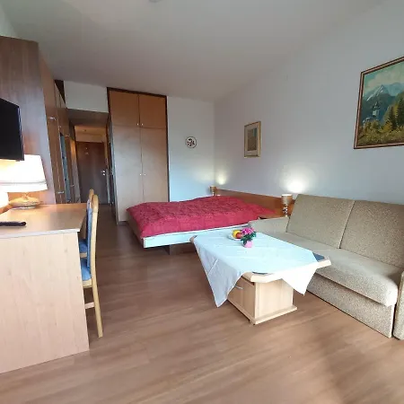 아파트 La2 Seeblick Haus Mit Direktem Seezugang Am Ossiachersee